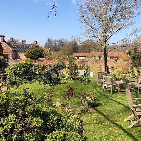 The Crown Inn Smallburgh Exteriör bild