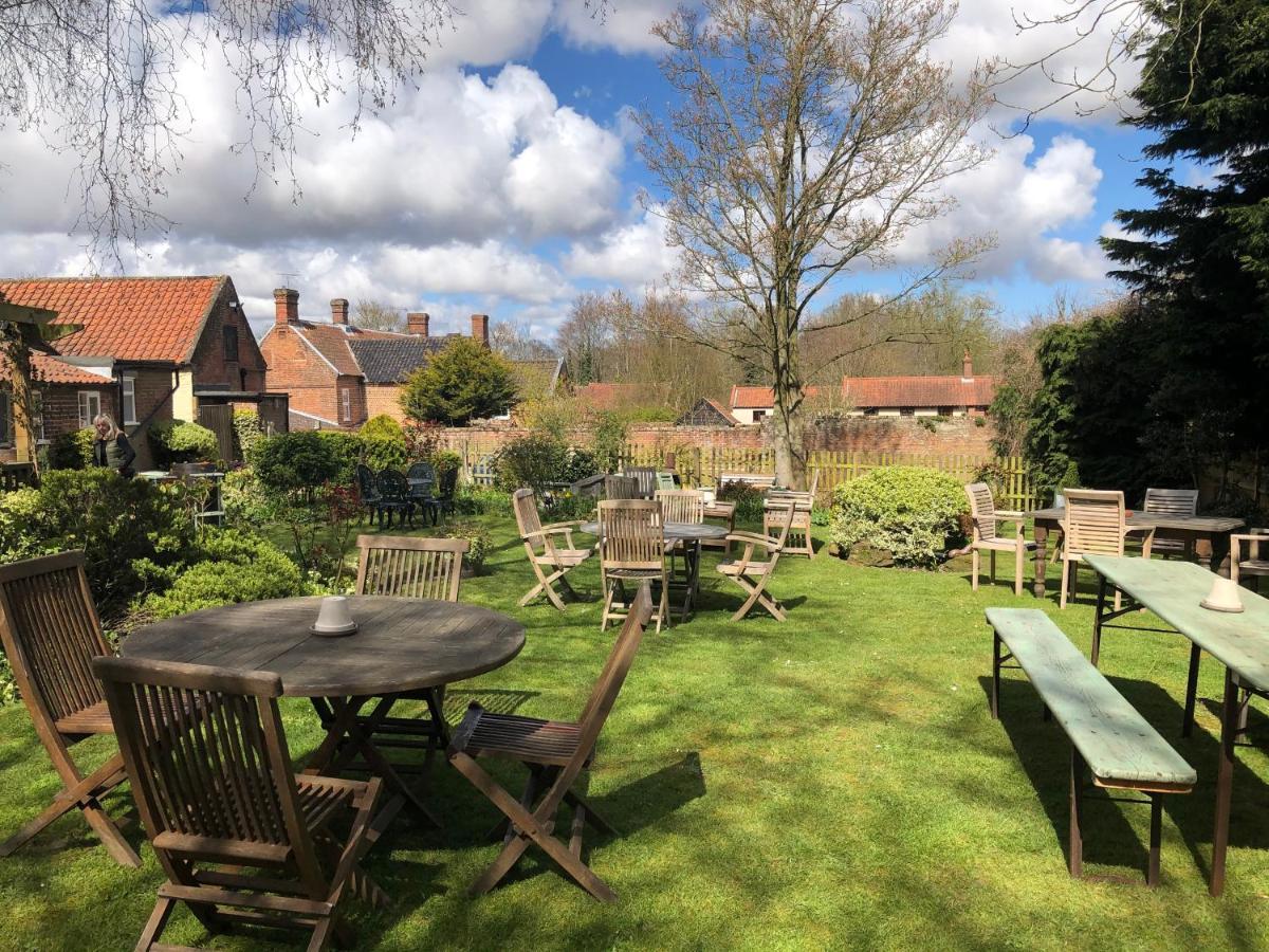 The Crown Inn Smallburgh Exteriör bild